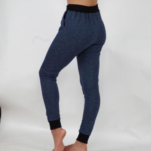 Joggers with side pockets - Picture 2 of 3